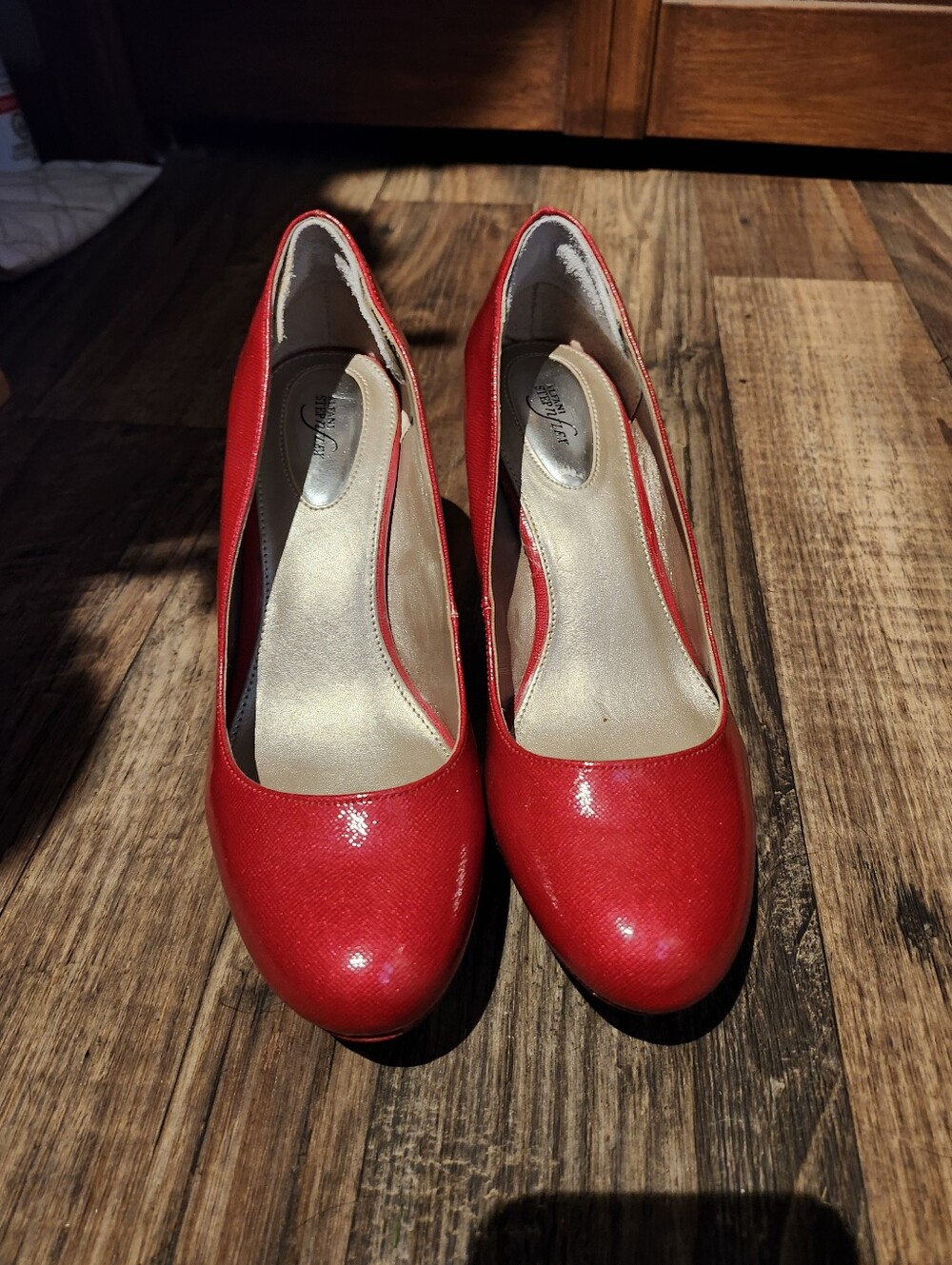 Alfani Step N Flex Red Patent Round-Toe Pumps Sz 8